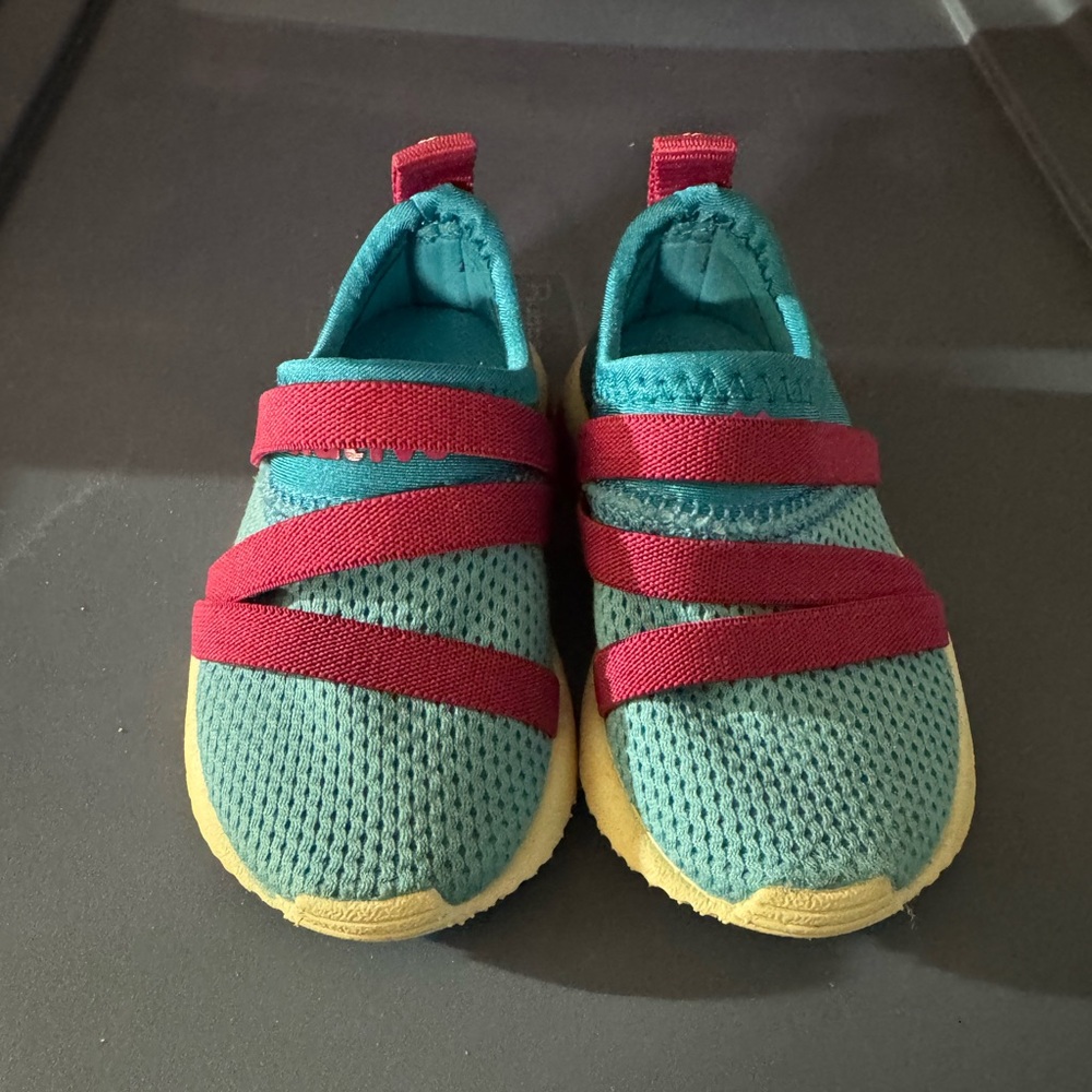 EUC Native Shoes Phoenix Child Shoes, Blue and Berry, Toddler 6